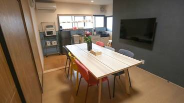 客室内のダイニングエリア / 7