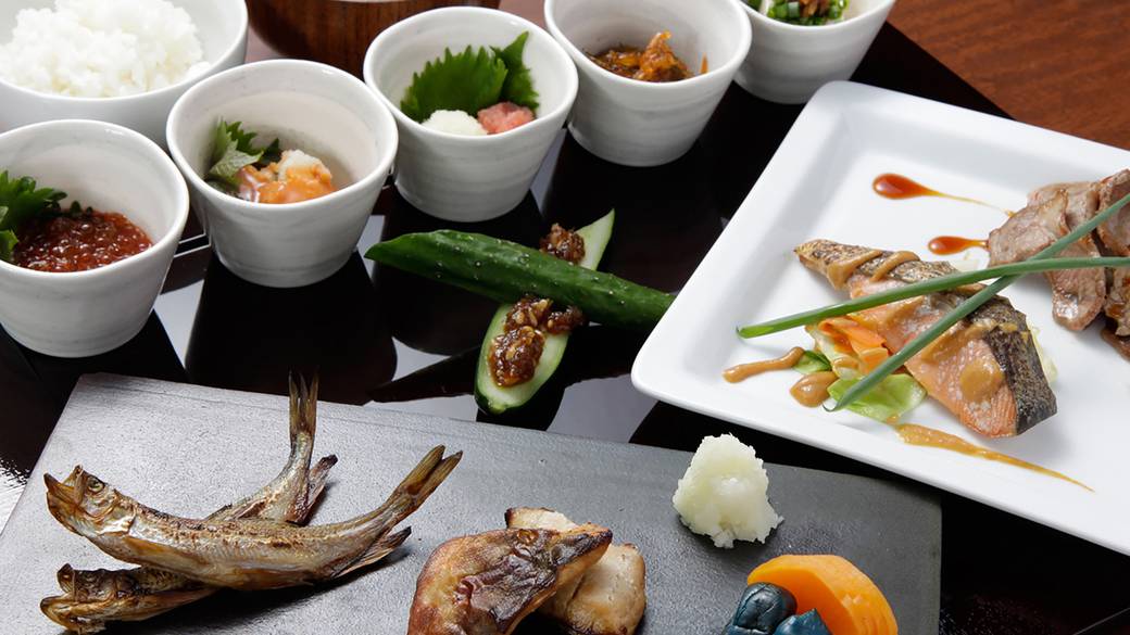 鮭やししゃも、ほっけなどの焼魚 / 4