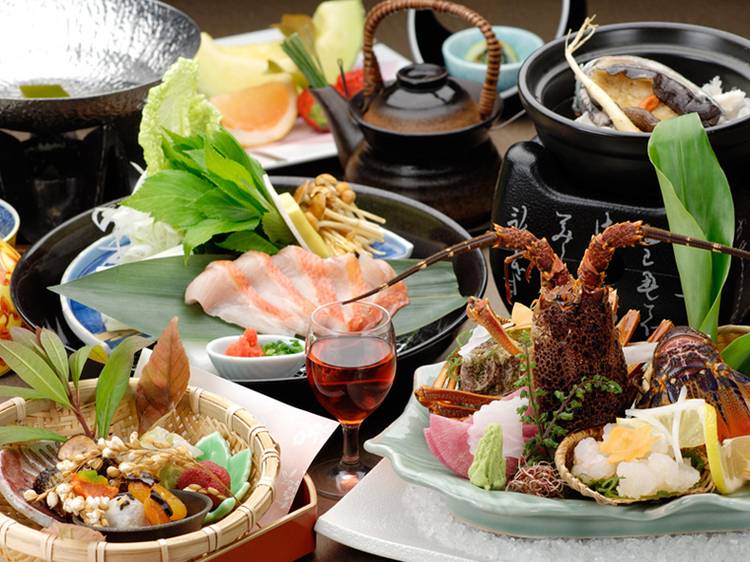 部屋食がうれしい！
海の幸が満載の和会席 / 1