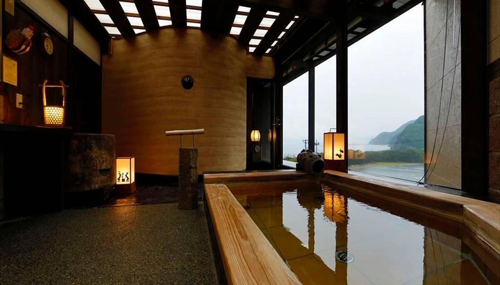 海がみえる露天風呂
絶景を独占しよう / 3