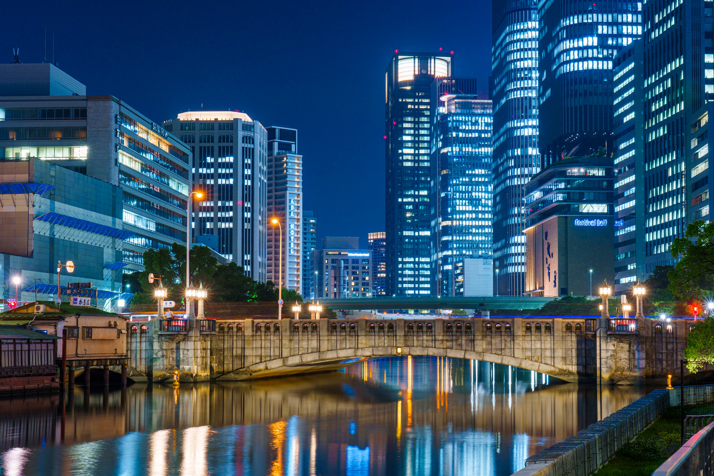大阪　中之島　淀屋橋の夜景