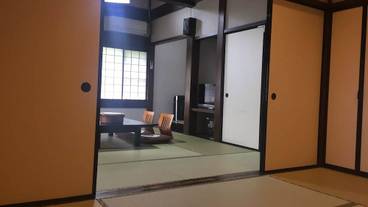 客室 / 3