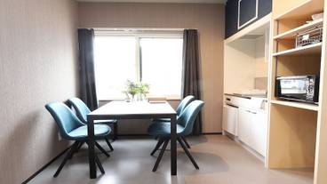 客室内のダイニングエリア / 11