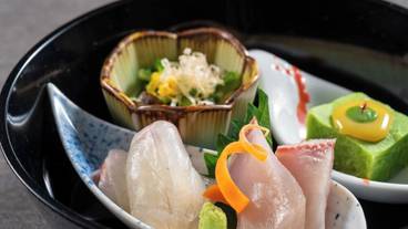 食事・飲み物 / 12