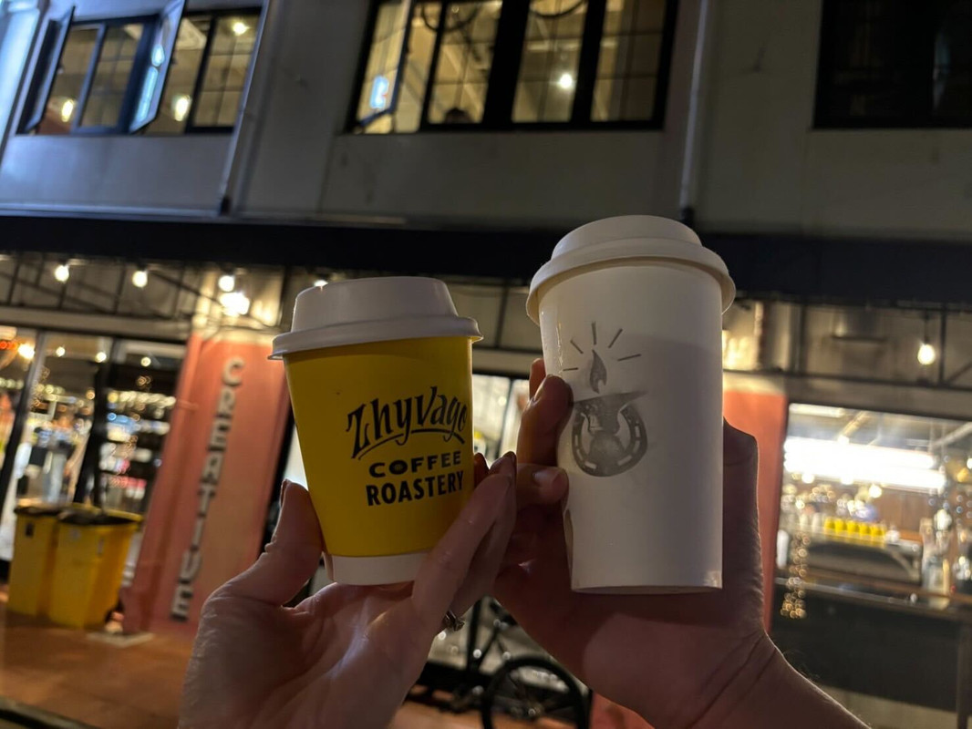 閉店前だったのもあり、コーヒーやドーナツが半額で嬉しかったです。 / 1