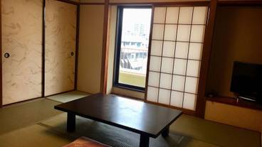 客室 / 7