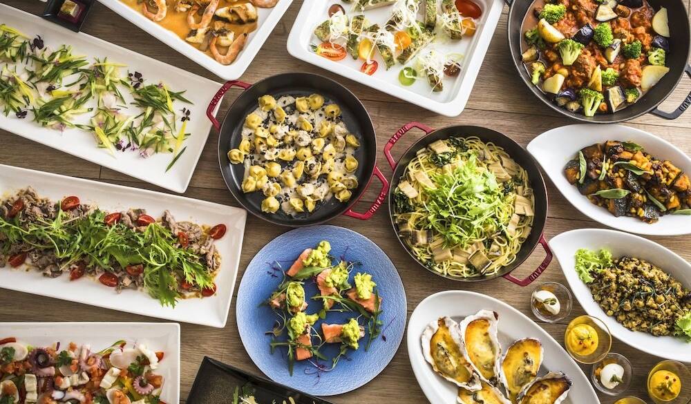 夕食ビュッフェ一例① / 1