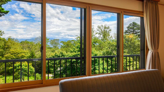 [湖畔側] 和洋室