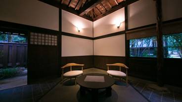 客室内のダイニングエリア / 18