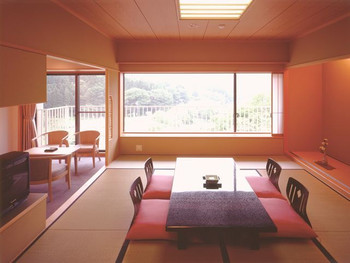 広々とした大浴場や温泉プールで充実ホテルステイ4247758