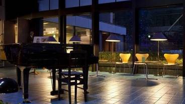 ロビー応接スペース / 2