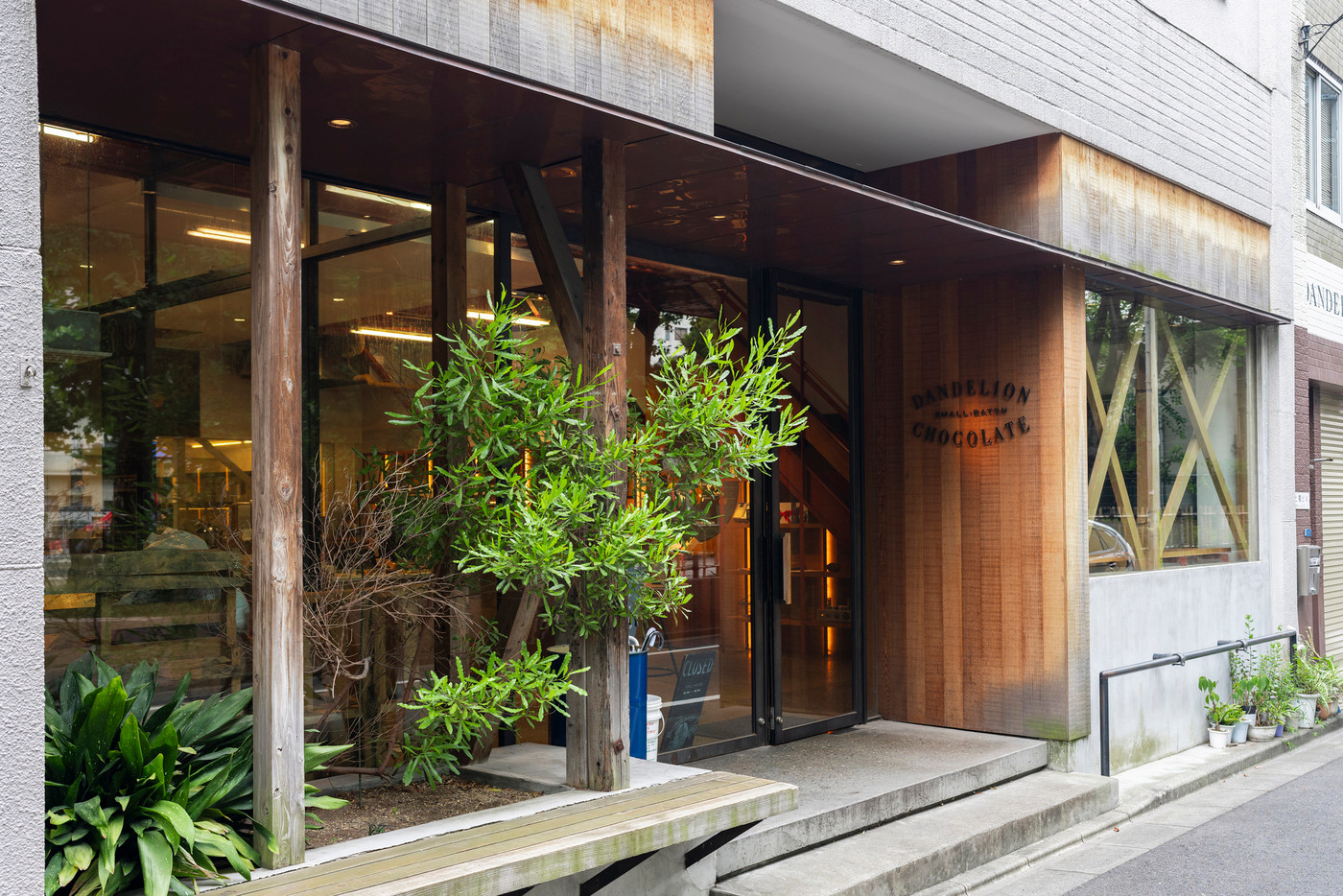 蔵前のDandelion Chocolate FACTORY & CAFE KURAMAE