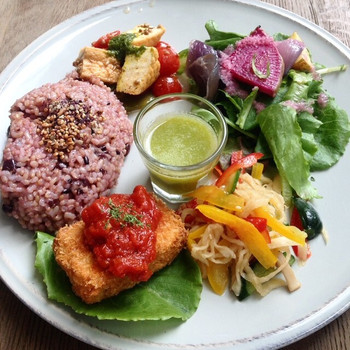 「チャヤマクロビ ロイヤルパークホテル ザ 汐留店 」 料理 77769587 日替わりメイン＆デリプレート