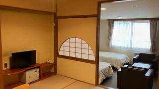 和洋室（ツイン＋8畳） 禁煙