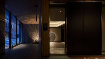 内部エントランス / 2