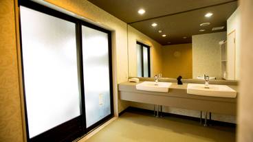 温泉浴場の脱衣所 / 3