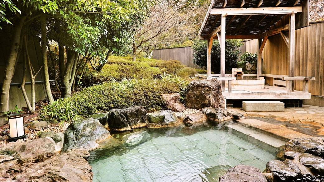 広々大浴場で
希少な温泉を満喫 / 4