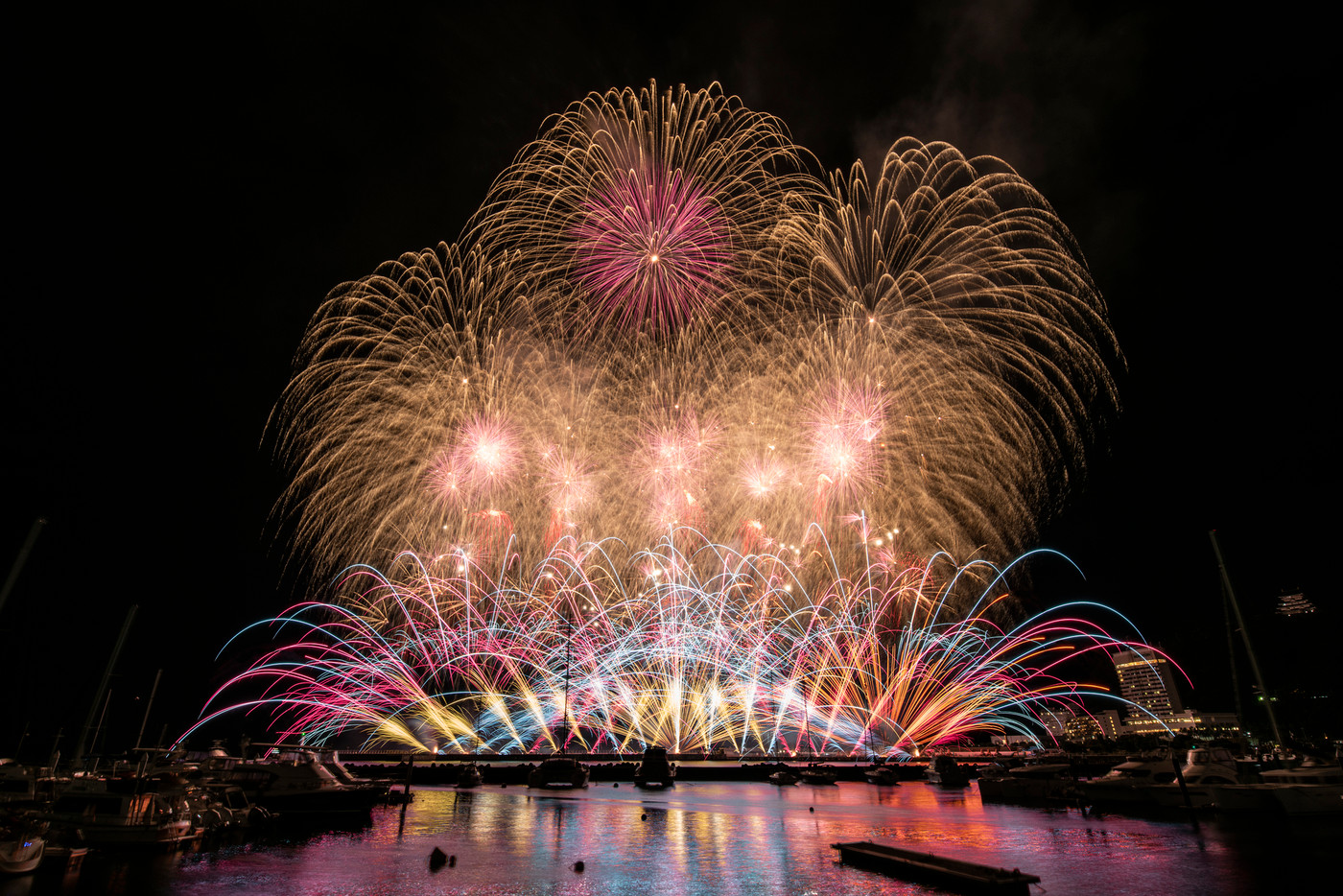 熱海海上花火大会　2021.10.30撮影　土石流災害後初開催　鎮魂　慰霊　復興