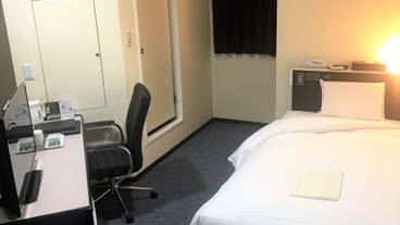 客室 / 9