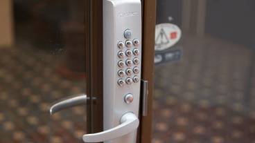 施設の入り口 / 12