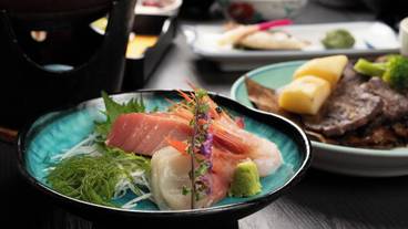 食事・飲み物 / 4