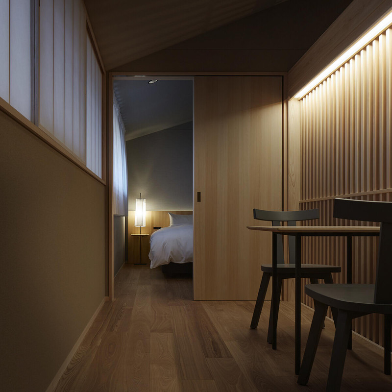 Away "Emi Residence" 2F