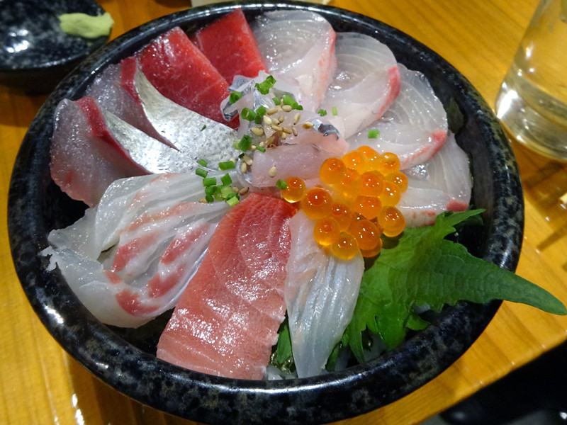 「魚虎」料理 656174 「海鮮丼（小）」680円