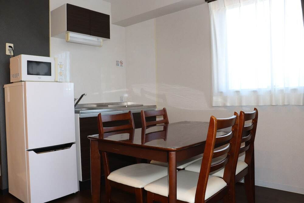 客室内のダイニングエリア