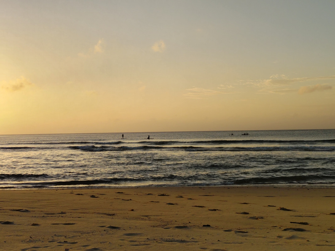 ホテル前の月が浜