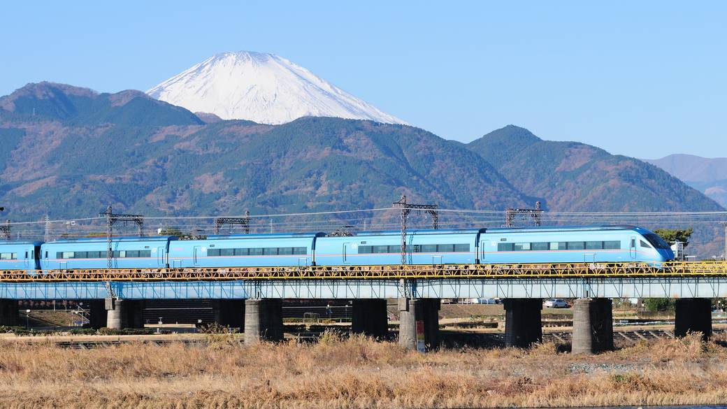 まずは箱根湯本駅へ
豊かな自然が待っています / 1