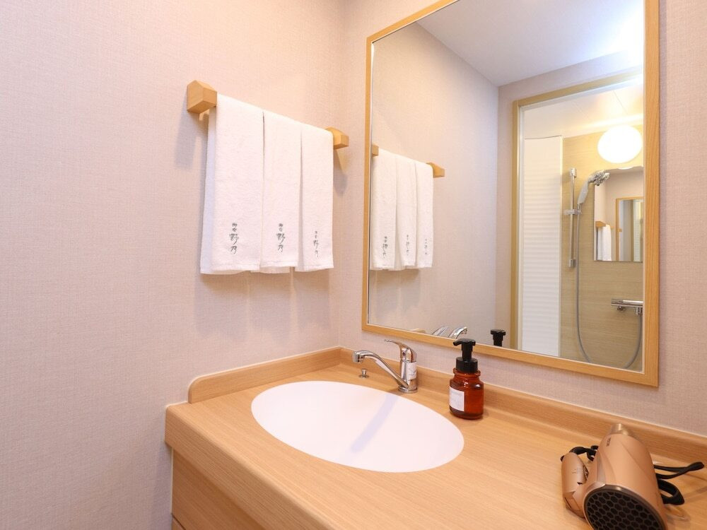 客室内のダイニングエリア