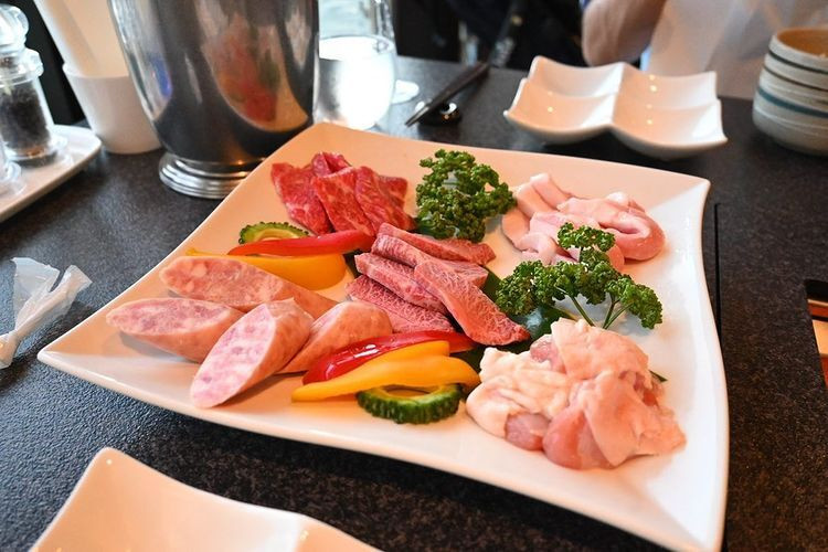 夕食は焼肉、洋食、バーベキューから選べました。
