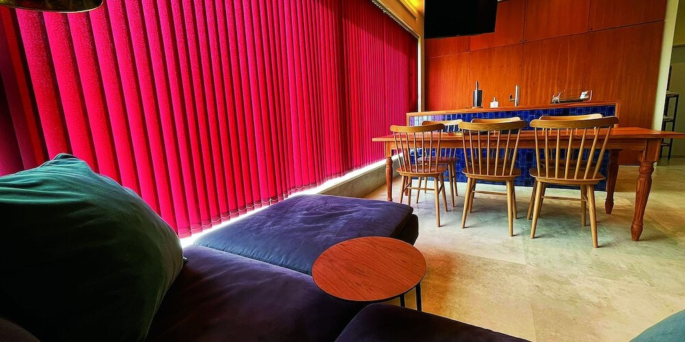 客室内のダイニングエリア