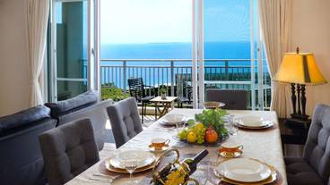 客室内のダイニングエリア / 16