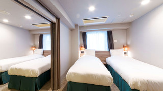 ファミリー ルーム ベッド (複数台) 禁煙 コネクティングルーム (Hollywood room)