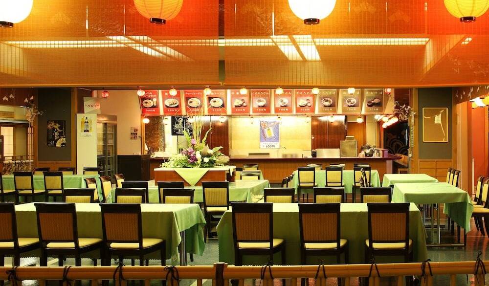 館内施設で過ごす
楽しい旅の夜 / 2