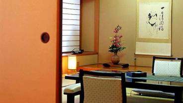 客室内のダイニングエリア / 7