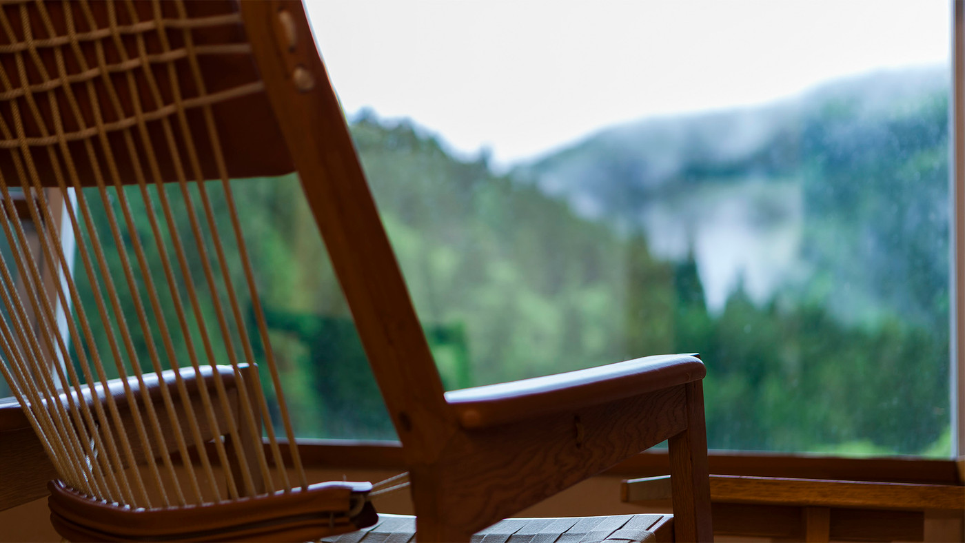 お友達とゆったりと過ごし語り合う「露天風呂付き客室」3746084