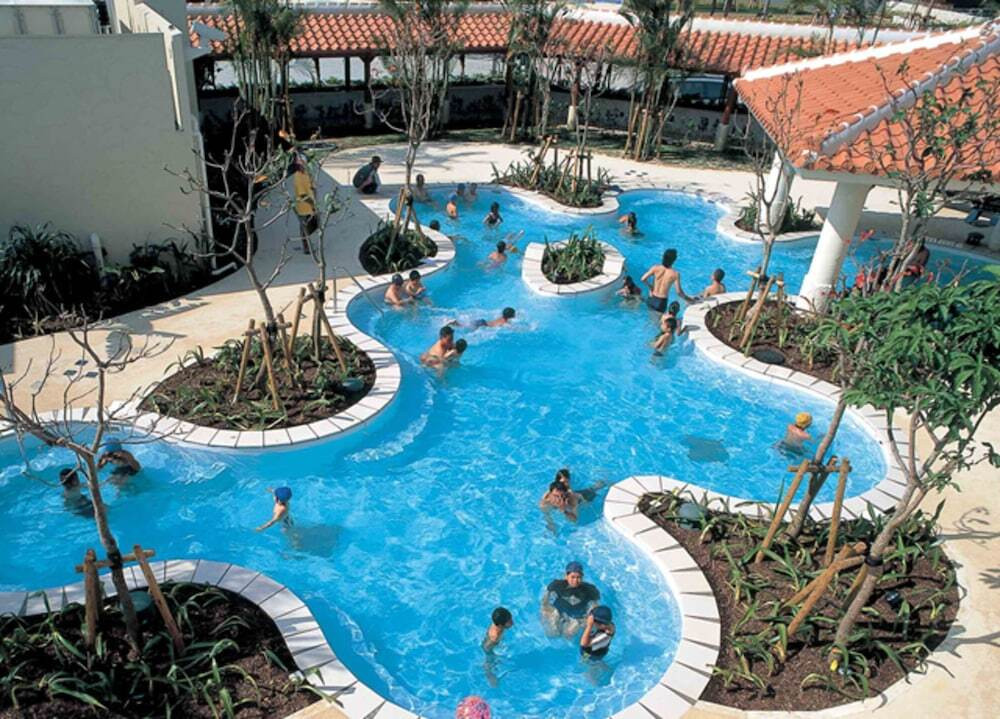 天然温泉のプールと露天風呂で癒される、高層リゾートホテル3578721