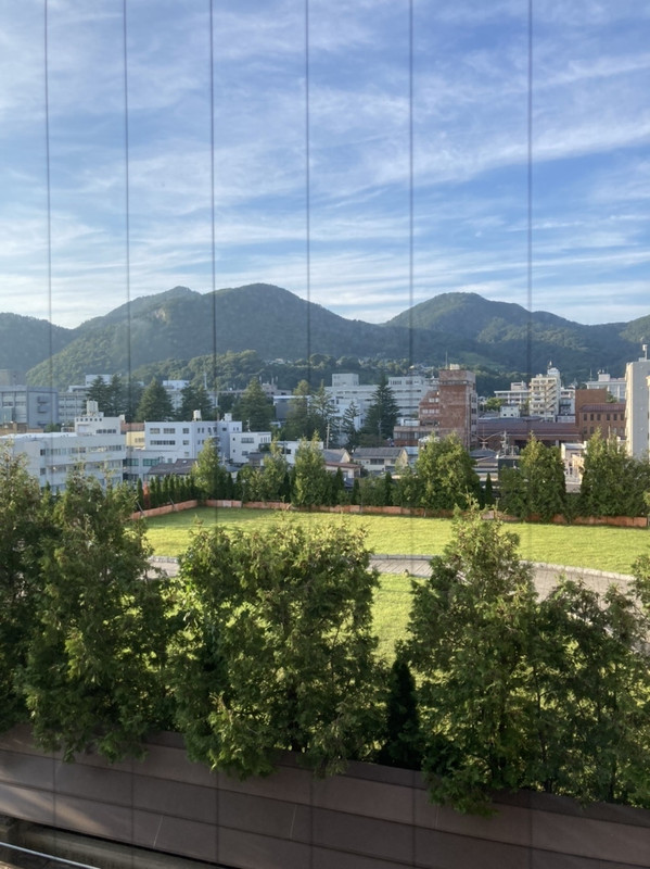 窓からの景色はなかなか良い