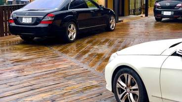 リムジン送迎 / 2