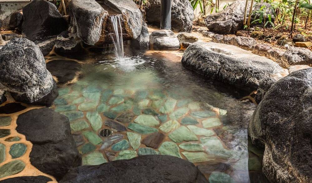 海辺の風景に癒される
広々とした浴場 / 3