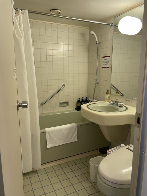 ユニットバスにしては広め