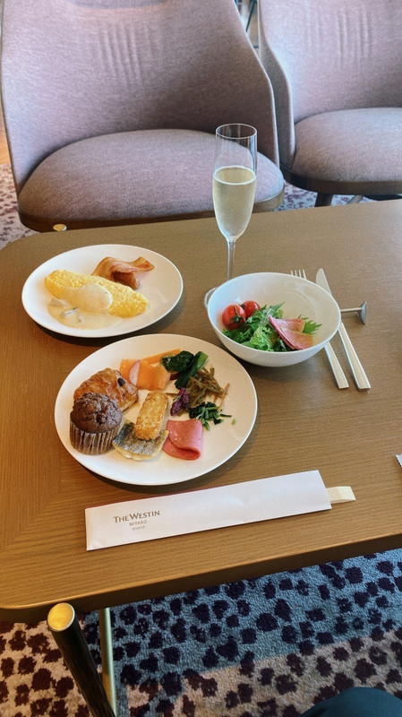 クラブラウンジモーニング