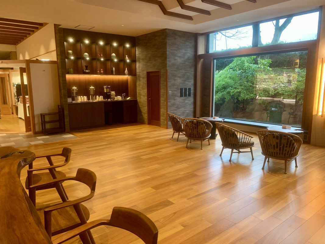 休憩スペースでは無料のドリンクもあり