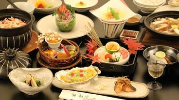 旅館のお食事処 / 4