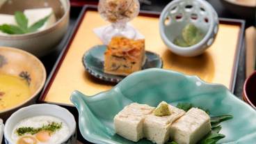 食事・飲み物 / 9