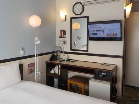 東横インJR神戸駅北口 / 2