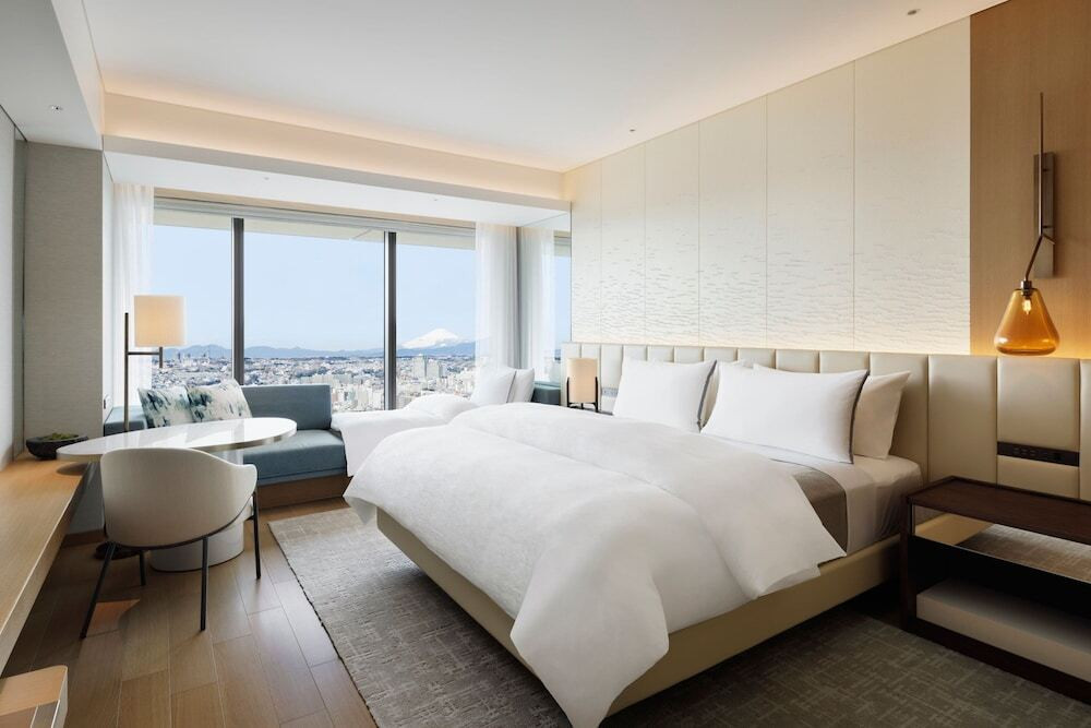 ジェットバスでスパ気分♡リゾート感満点の屋内プールでくつろいで4374771