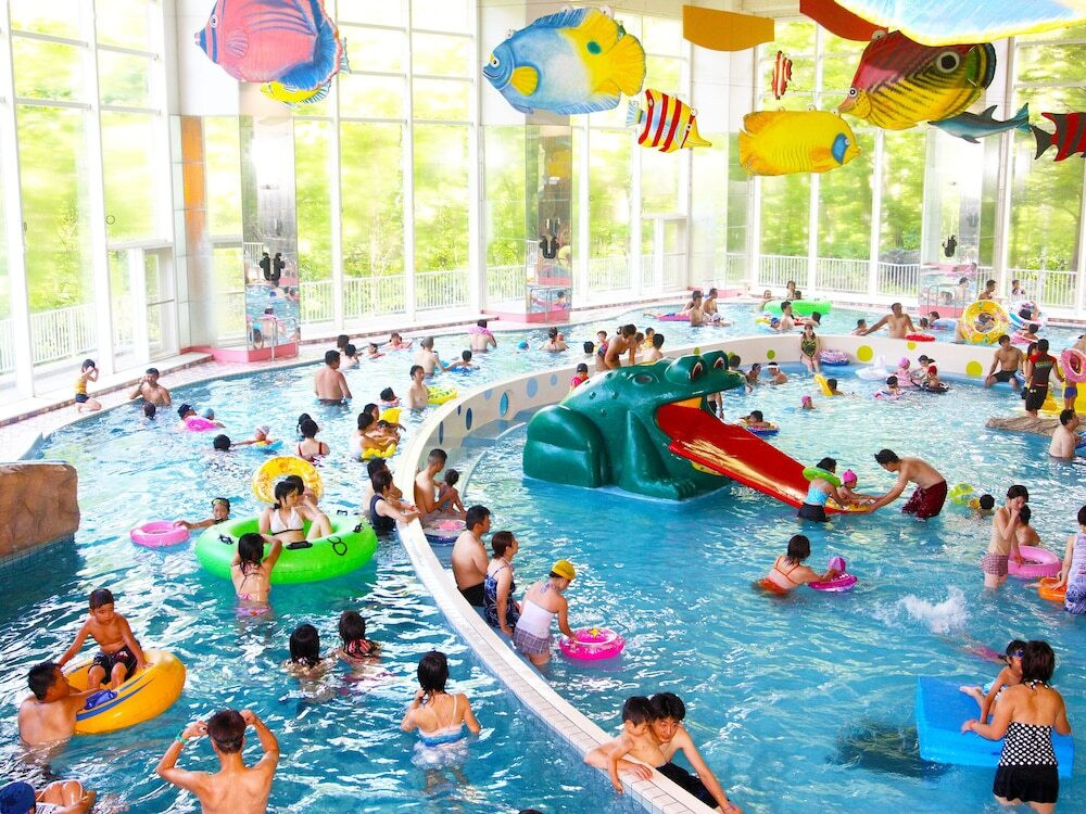 広大なプールや大浴場が魅力！1日中楽しめる大型ホテル3502024